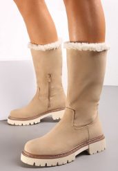 Beżowe Botki z Szeroką Cholewką z Futerkiem na Krawędzi Benaxa. Brązowe botki damskie Renee, bez obcasa, na płaskiej podeszwie, bez zapięcia. Za 139.99 zł.