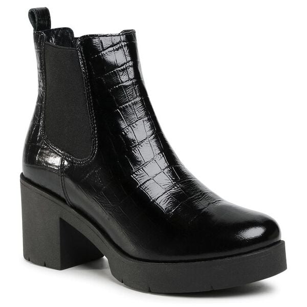 Botki Lasocki. Czarne botki damskie Lasocki, bez obcasa, na słupku, bez zapięcia. Za 111.99 zł.