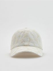Czapka z haftem - złamana biel. Czapki damskie Reserved, bez wzorów. Za 69.99 zł.