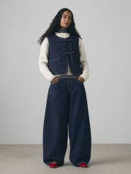 Levi's Dżinsy - Barrel fit - w kolorze granatowym rozmiar: W27/L32. Niebieskie jeansy damskie Levi's, z podwyższonym stanem. Za 309.95 zł.