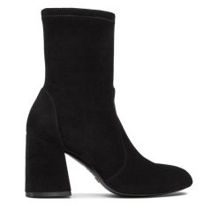 Botki Stuart Weitzman. Czarne botki damskie Stuart Weitzman, bez obcasa, na słupku, bez zapięcia. Za 2,569.00 zł.