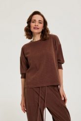Bluza z rękawami 3/4 brązowa. Brązowe bluzy damskie MOODO, l, bez wzorów, z elastanu, bez kaptura. Za 99.99 zł.