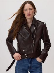 Kurtka z imitacji skóry - bordowy. Czerwone kurtki damskie Reserved, l, bez wzorów, ze skóry, bez kaptura. Za 179.99 zł.