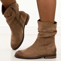 Khaki zamszowe botki damskie Potocki 19311. Brązowe botki damskie POTOCKI, na jesień, z dzianiny, eleganckie, z okrągłym noskiem, bez obcasa, na płaskiej podeszwie, bez zapięcia. Za 219.00 zł.