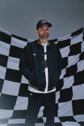 4F Bluza bomberka uniseks 4F x Bartosz Zmarzlik - czarna XS. Czarne bluzy damskie 4F, xs, bez wzorów, z dzianiny, bez kaptura. Za 219.99 zł.