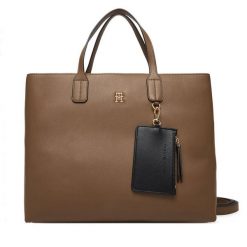 Torebka Tommy Hilfiger. Brązowe torebki klasyczne damskie Tommy Hilfiger, bez dodatków. Za 699.99 zł.
