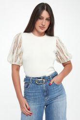 Bluzka damska z rękawami z koronki TWINSET. Bluzki damskie Twinset Milano, l, bez wzorów, z koronki, bez kołnierzyka, bez ramiączek. W wyprzedaży za 631.20 zł.