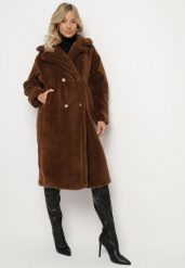 Brązowy Płaszcz Futrzany o Dwurzędowym Kroju Rinnalina. Brązowe płaszcze damskie Born2be, xl, z aplikacjami, z futra, bez kaptura. Za 129.99 zł.