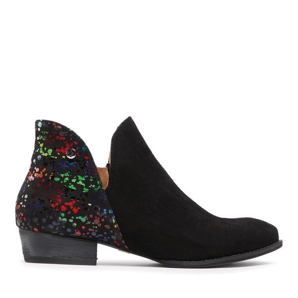 Botki Maciejka. Czarne botki damskie Maciejka, bez obcasa, na płaskiej podeszwie, bez zapięcia. Za 359.99 zł.