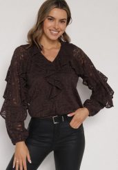 Brązowa Bluzka z Koronki Ozdobiona Falbankami Sewola. Brązowe bluzki damskie Born2be, l, bez wzorów, z koronki, eleganckie, bez kołnierzyka, bez ramiączek. Za 149.99 zł.