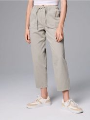 Jeansy carrot fit - zielony. Zielone jeansy damskie Sinsay. Za 69.99 zł.