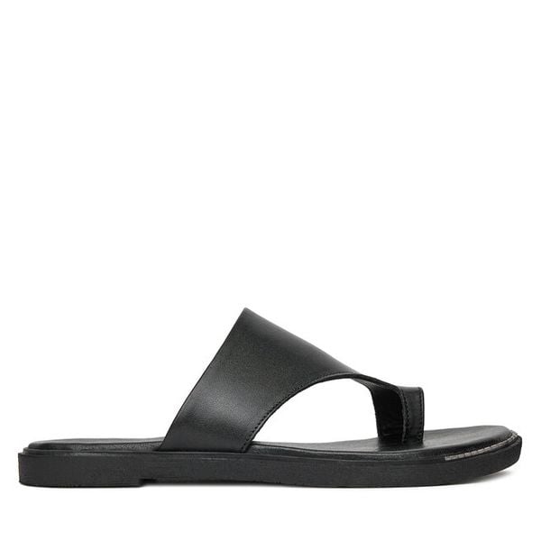 Klapki Lasocki. Czarne klapki damskie Lasocki, bez wzorów, bez obcasa, bez zapięcia. Za 169.99 zł.