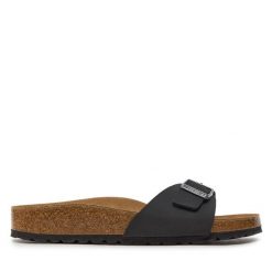 Klapki Birkenstock. Czarne klapki damskie Birkenstock, bez wzorów, bez obcasa, bez zapięcia. Za 329.99 zł.