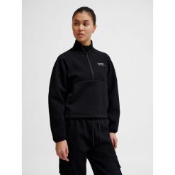 Damska bluza z zamkiem błyskawicznym Hummel Tech Fleece Boxy. Czarne bluzy damskie Hummel, na zimę, bez wzorów, bez kaptura. Za 300.50 zł.