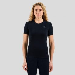 Koszulka termoaktywna damska Odlo Merino 200 BL Top Crew Neck SS. Czarne koszulki damskie ODLO, bez wzorów, bez kołnierzyka, bez ramiączek. Za 399.99 zł.