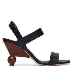 Sandały Weekend Max Mara. Czarne sandały damskie Weekend Max Mara, bez wzorów, bez obcasa, na koturnie, bez zapięcia. Za 2,099.00 zł.