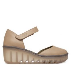 Półbuty Fly London. Brązowe czółenka damskie Fly London, bez wzorów, bez obcasa, na koturnie, bez zapięcia. Za 547.99 zł.