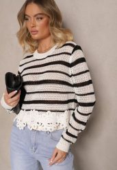 Biało-Czarny Krótki Sweter z Koronką i Ażurowym Wzorem Sovavia. Białe swetry klasyczne damskie Renee, z koronki, bez kołnierzyka. Za 109.99 zł.