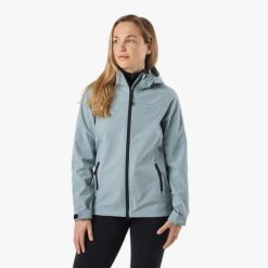 Kurtka Softshell Turystyka damska Swedemount Stryn Softshell Jacket wodoodporna. Zielone kurtki damskie SWEDEMOUNT, bez wzorów, z softshellu, bez kaptura. Za 249.99 zł.