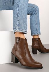 Brązowe Botki na Słupku w Stylu Kowbojek z Ozdobnymi Napami Elzinna. Brązowe botki damskie Renee, z koronki, eleganckie, bez obcasa, na obcasie, bez zapięcia. Za 129.99 zł.