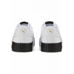Damskie sneakersy Carina 2.0 PUMA White Team Gold Black Beige. Białe obuwie sportowe damskie Puma, ze skóry, bez zapięcia, trekkingowe. W wyprzedaży za 239.00 zł.