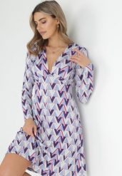 Jasnofioletowa Sukienka Rozkloszowana w Geometryczny Print Glorymas. Fioletowe sukienki damskie Born2be, bez wzorów, bez ramiączek. W wyprzedaży za 33.99 zł.