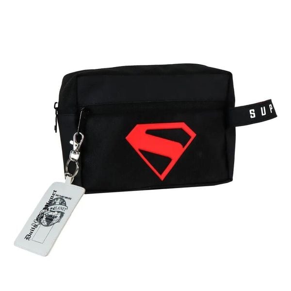 Podróżna torba toaletowa Cerda DC Comics Superman. Czarne torby podróżne MBRANDS, bez wzorów, z materiału. Za 156.00 zł.