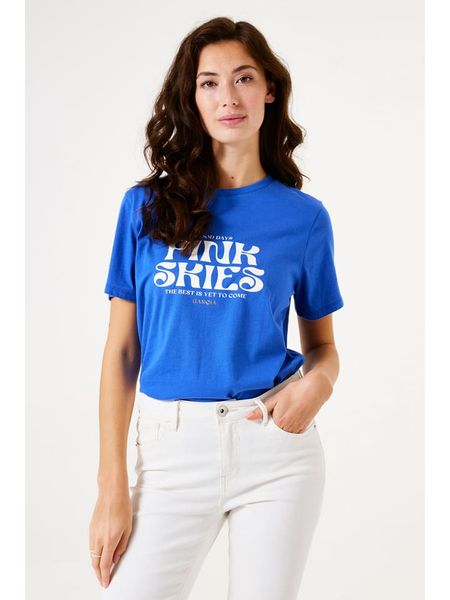 Garcia Koszulka w kolorze niebieskim rozmiar: S. Niebieskie bluzki damskie Garcia, s, bez wzorów, z bawełny, bez kołnierzyka, bez ramiączek. Za 43.99 zł.