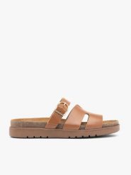 Brązowe klapki H z paskiem z klamrą. Brązowe klapki damskie Ryłko, bez wzorów, ze skóry, z okrągłym noskiem, bez obcasa, na płaskiej podeszwie, bez zapięcia. Za 379.99 zł.