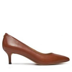Czółenka LAUREN RALPH LAUREN. Brązowe czółenka damskie Lauren Ralph Lauren, bez wzorów, bez obcasa. Za 519.99 zł.