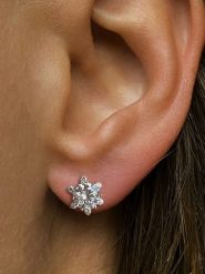 DI GIORGIO Srebrne kolczyki-wkrętki z cyrkoniami rozmiar: onesize. Szare kolczyki damskie DI GIORGIO, z cyrkonią, srebrne. Za 140.53 zł.