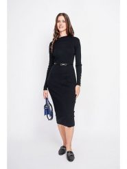 ASSUILI Sukienka dzianinowa w kolorze czarnym rozmiar: 34. Czarne sukienki damskie Assuili, bez wzorów, z dzianiny, klasyczne, bez ramiączek. Za 130.99 zł.