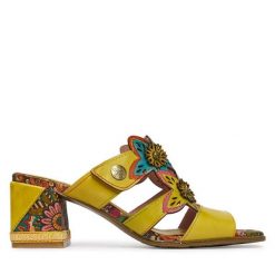 Klapki Laura Vita. Żółte klapki damskie LAURA VITA, bez wzorów, bez obcasa, bez zapięcia. Za 389.99 zł.