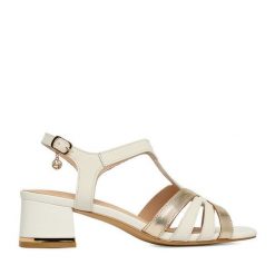 Sandały Lasocki. Białe sandały damskie Lasocki, bez wzorów, bez obcasa, na słupku, bez zapięcia. Za 199.99 zł.