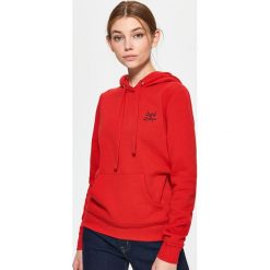 Bluza z kapturem - Czerwony. Czerwone bluzy chłopięce Cropp. Za 79.99 zł.
