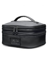 Puccini Kosmetyczka w kolorze czarnym - 23,5 x 12,5 x 28,5 cm rozmiar: onesize. Czarne kosmetyczki damskie Puccini, bez wzorów, z materiału. Za 109.78 zł.