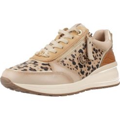 Buty CARMELA 162653C Beżowy. Brązowe obuwie trekkingowe damskie Carmela, ze skóry, bez zapięcia. Za 352.95 zł.