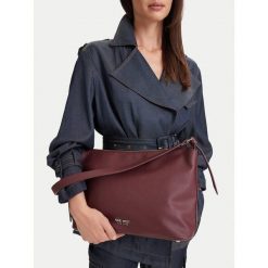 Torebka Nine West. Czerwone torebki klasyczne damskie Nine West, bez dodatków. Za 229.99 zł.
