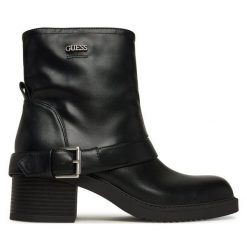 Botki Guess. Czarne botki damskie Guess, bez obcasa, na słupku, bez zapięcia. Za 639.99 zł.