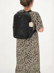 Charm Plecak "Mulberry street" w kolorze czarnym - 28 x 41 x 13,5 cm rozmiar: onesize. Czarne plecaki Charm, bez wzorów, z materiału. Za 154.07 zł.