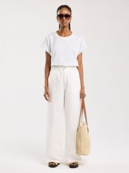 BIG STAR Koszulka w kolorze błękitno-białym rozmiar: M. Białe koszulki damskie Big Star, m, bez wzorów, z bawełny, bez kołnierzyka, bez ramiączek. Za 39.99 zł.