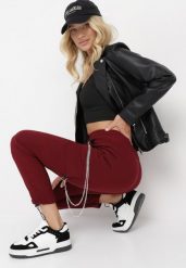 Bordowe Spodnie Dresowe z Łańcuszkiem Lencesa. Czerwone spodnie dresowe damskie Born2be, l, z aplikacjami, z bawełny. Za 34.99 zł.