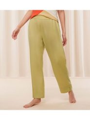 Triumph Spodnie w kolorze oliwkowym rozmiar: 42. Zielone spodnie materiałowe damskie Triumph, bez wzorów, z lyocellu. Za 83.42 zł.