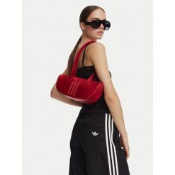 Torebka adidas. Czerwone torebki klasyczne damskie Adidas, bez dodatków. Za 179.99 zł.