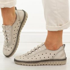 Beżowe skórzane półbuty damskie Filippo Dp7619/26. Brązowe półbuty damskie Filippo, na lato, bez wzorów, z jeansu, z okrągłym noskiem, bez obcasa, na płaskiej podeszwie, bez zapięcia. W wyprzedaży za 197.10 zł.