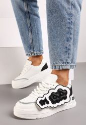 Biało-Czarne Sneakersy na Grubej Podeszwie z Gumowymi Zdobieniami w Postaci Kwiatów Benalita. Białe obuwie sportowe damskie Born2be, z gumy, bez zapięcia. Za 89.99 zł.