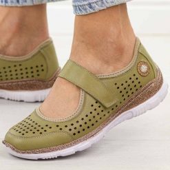 Miętowe skórzane półbuty damskie T.Sokolski 2922. Zielone półbuty damskie Sokolski, na jesień, bez wzorów, z jeansu, z okrągłym noskiem, bez obcasa, na płaskiej podeszwie, bez zapięcia. Za 319.00 zł.