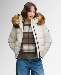 Superdry Kurtka Bomber Everest z Kapturem i Sztucznym Futrem. Białe kurtki damskie Superdry, bez wzorów, z kapturem. Za 803.85 zł.