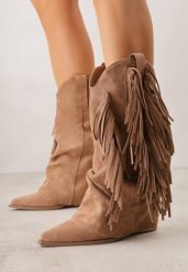 Brązowe Botki Typu Kowbojki na Obcasie z Wywiniętą Cholewką i Frędzlami Uemiris. Brązowe botki damskie Born2be, z jeansu, bez obcasa, na obcasie, bez zapięcia. Za 159.99 zł.