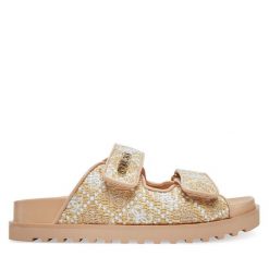 Klapki Guess. Brązowe klapki damskie Guess, z aplikacjami, bez obcasa, bez zapięcia. Za 319.99 zł.